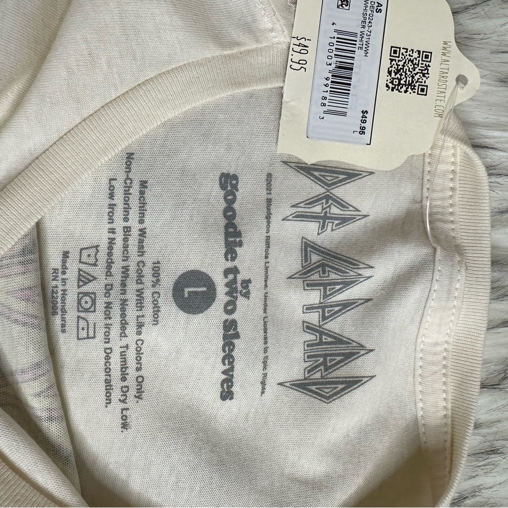 Def Leppard Graphic T-Shirt - Picture 3 of 3